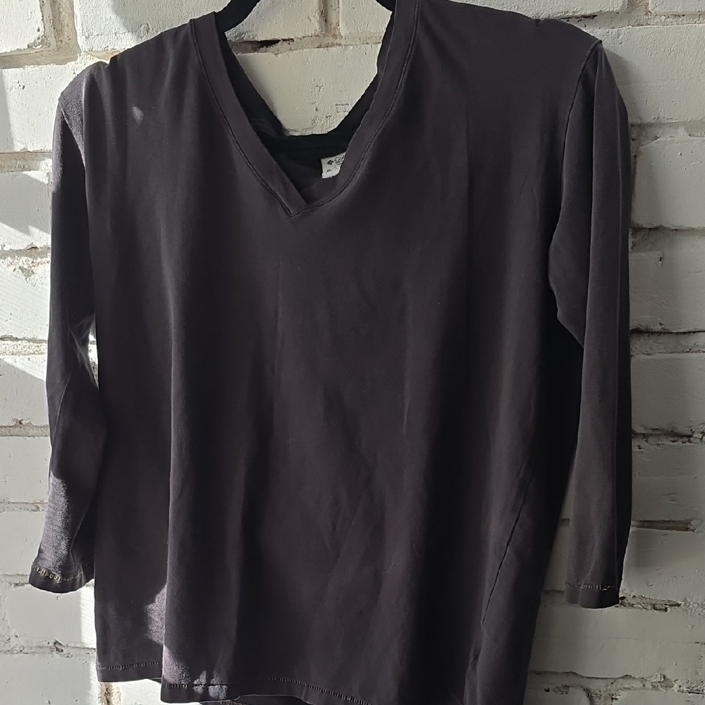 Women’s V-Neck Long Sleeve Tee — Black